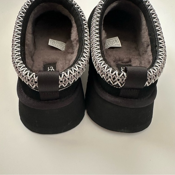 UGG Tazz Platform Black Size 9 NWT - Picture 11 of 16